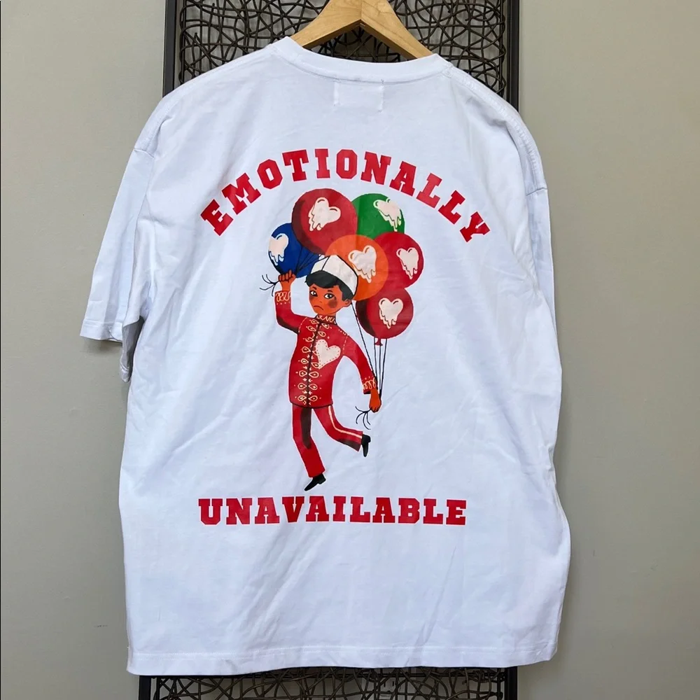 Emotionally Unavailable Balloon Boy Tee White Graphic Heart 100% Cotton XL NEW